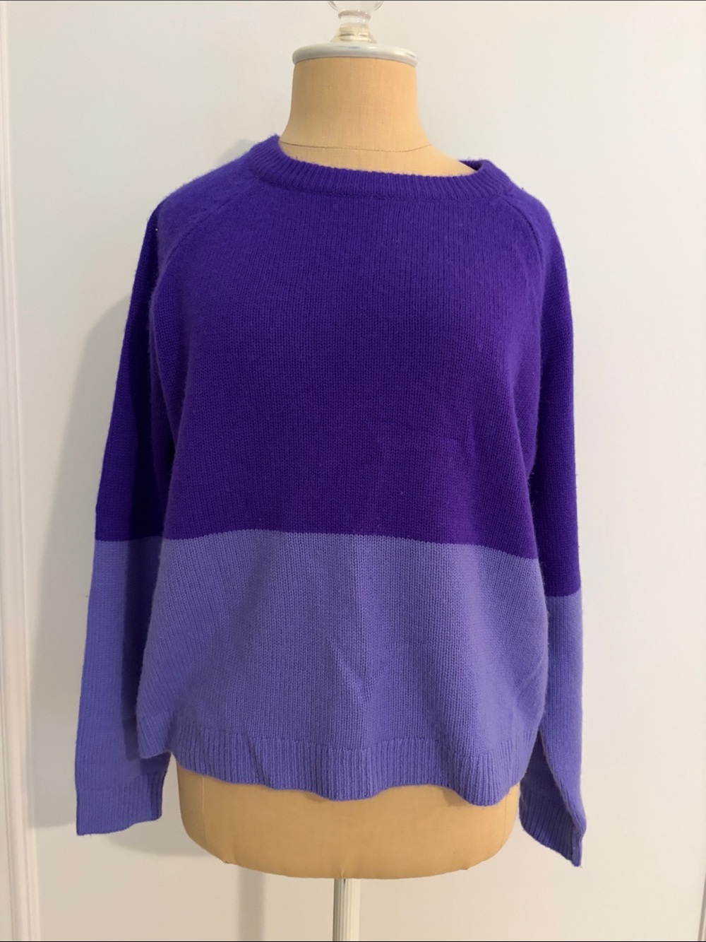 Beautiful!! Lilly Pulitzer Cashmere Purple Color Block Sweater, M, GUC
